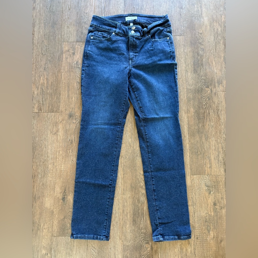 Lane Bryant size 14 flex magic waistband jeans. High rise straight.Tighter tummy